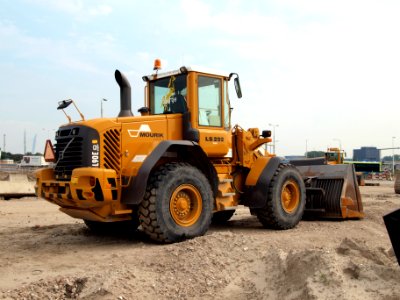 Volvo L90e owned by Mourik (LS 292) p2