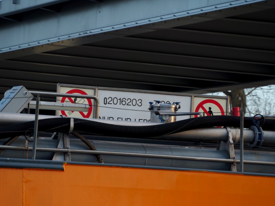 Volharding 14, ENI 02016203 op het Amsterdam-Rijn kanaal, foto 1