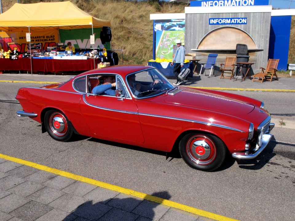 Volvo P 1800 S whit different set of wheels dutch licence registration unknown