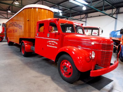 Volvo truck with trailer den HARTOGH & Zonen, pic1