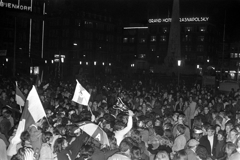 Volksfeest wegens de overwinning van Ajax, Bestanddeelnr 925-6357