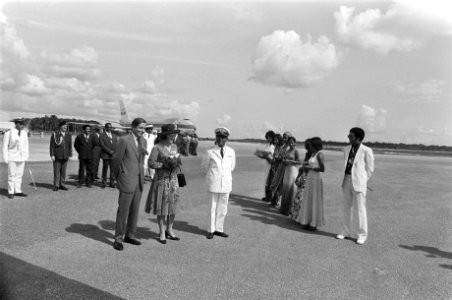 Voorbereiding onafhankelijkheid in Suriname aankomst Prinses Beatrix en Prins C, Bestanddeelnr 928-2868