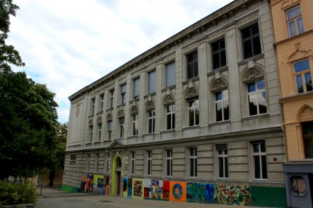 Volksschule Bischof-Faber-Platz 1