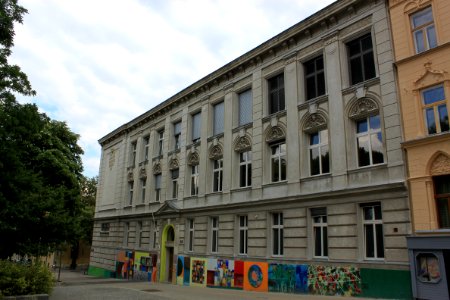 Volksschule Bischof-Faber-Platz 1 photo