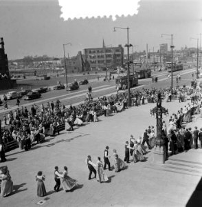 Volksdansers uit Zuid Afrika geven demonstratie te Rotterdam, Bestanddeelnr 905-7013