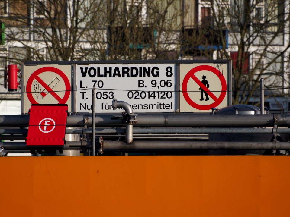 Volharding 8, ENI 02014120 op het Amsterdam-Rijn kanaal, foto 1