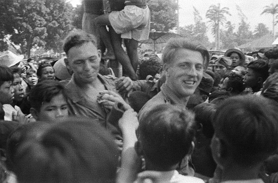 Volkspelen t.g.v. verjaardag H.K.H. prinses Juliana op het Aloon te Poerwokerto , Bestanddeelnr 1654-4-1