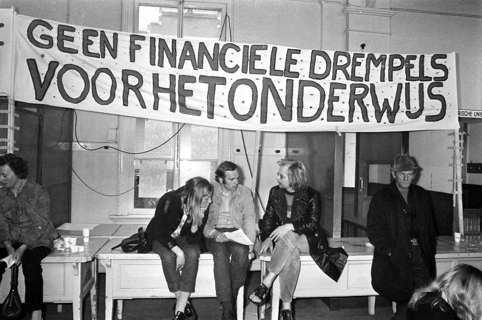 Volkscongres in Korenbeurs te Groningen, spandoeken etc., Bestanddeelnr 925-5288