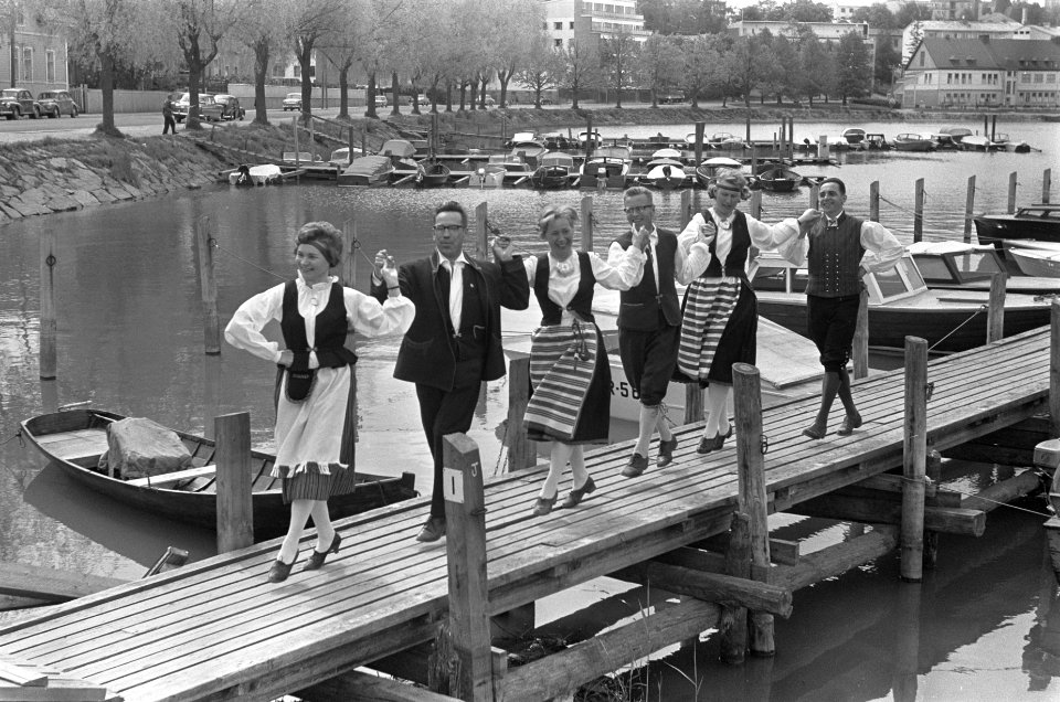Volksdansgroep in het merengebied, Bestanddeelnr 920-4617