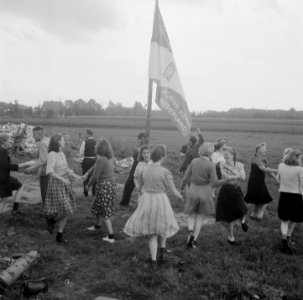 Volksdansen, Bestanddeelnr 902-8295