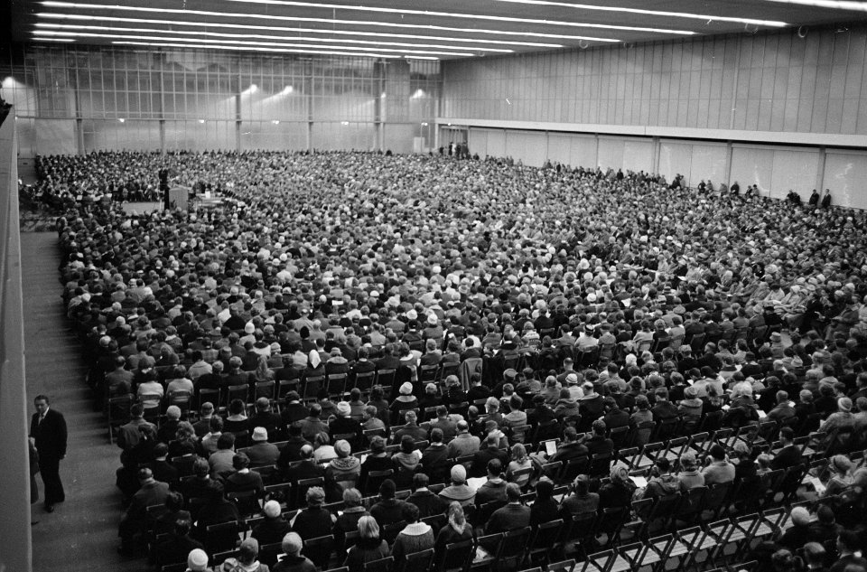 Volkskerstzang in de Nieuwe RAI Overzicht, Bestanddeelnr 913-3261