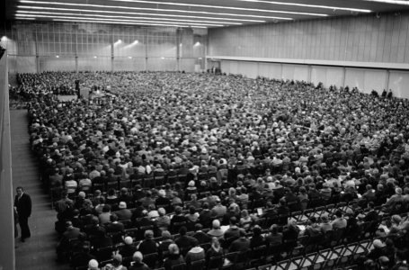 Volkskerstzang in de Nieuwe RAI Overzicht, Bestanddeelnr 913-3261