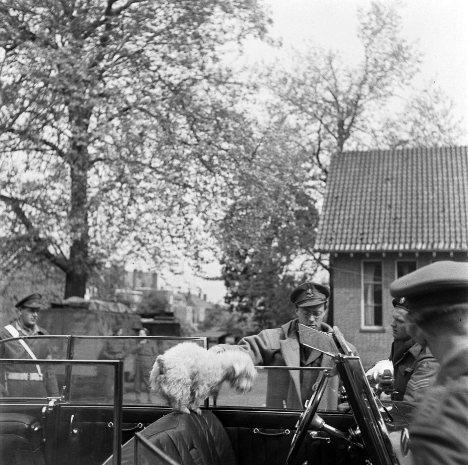 Voorbereidingen en onderhandelingen tot de capitulatie in Wageningen Aankomst v, Bestanddeelnr 900-2799