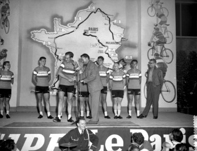 Voorbereiding Tour de France in Mulhouse (Frankrijk), Bestanddeelnr 910-4634 photo