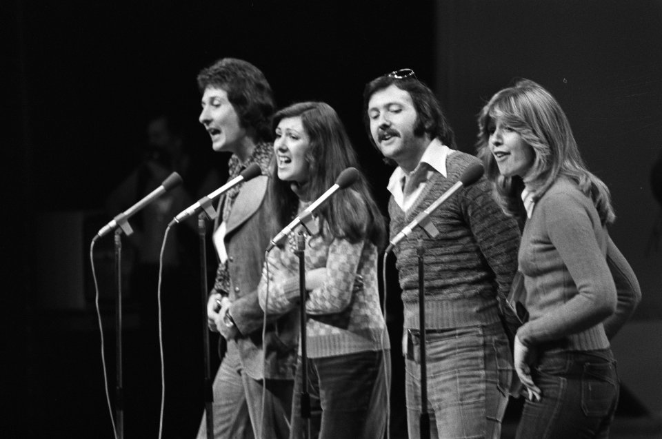 Voorbereiding Songfestival in Congresgebouw in Den Haag repetities Brotherhood , Bestanddeelnr 928-4930