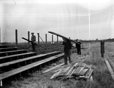 Voorbereiding TT Assen. Opbouw tribunes, Bestanddeelnr 901-8997