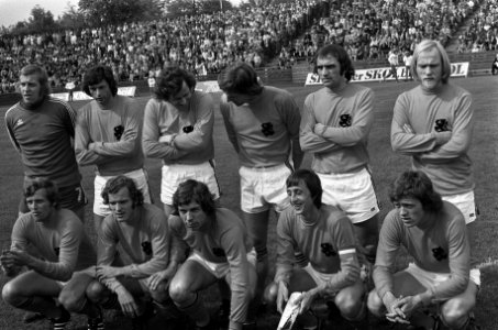 Voorbereiding voor WK voetbal 1974 Nederland tegen HSV Hamburg 2-1, Nederlands e, Bestanddeelnr 927-2105