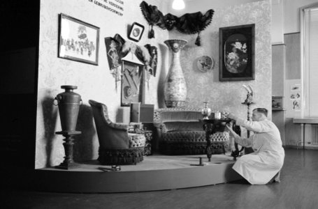 Voorbereiding tentoonstelling Naar wijder horizon in museum voor volkenkunde te , Bestanddeelnr 914-0686