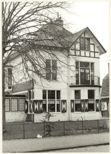 Voormaig verzorgingshuis voor ouderen Berkenrode aan de Ramplaan 84. NL-HlmNHA 54007671