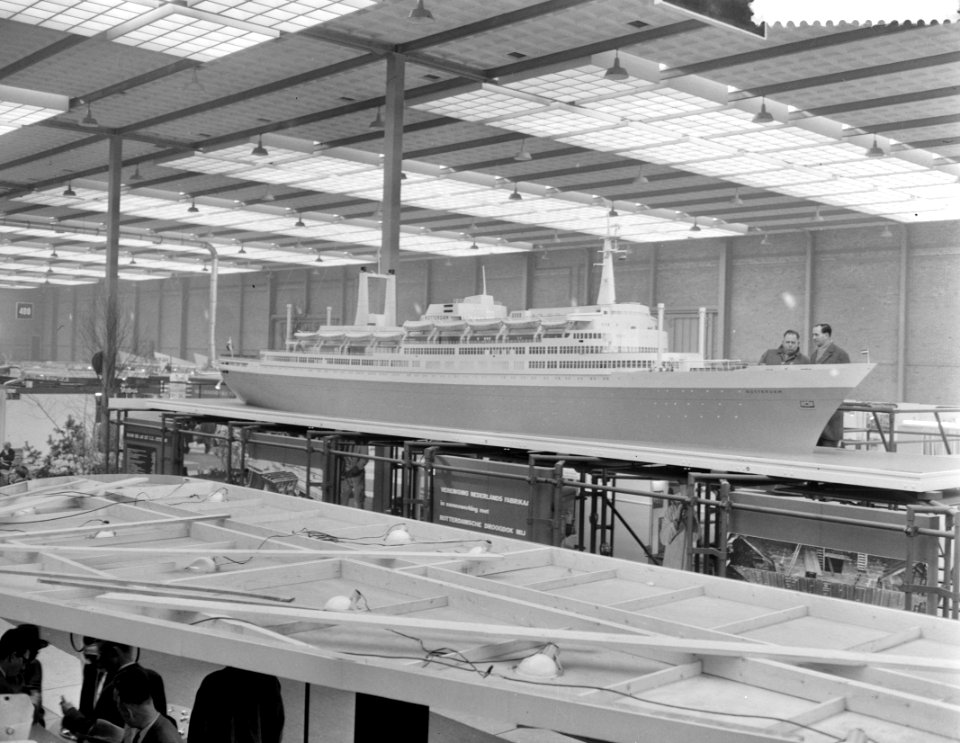 Voorjaarsbeurs te Utrecht (model van de Rotterdam), Bestanddeelnr 910-2037