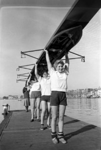 Voorjaar voor de roeisport Roeisters van Meraus, Bestanddeelnr 912-1686