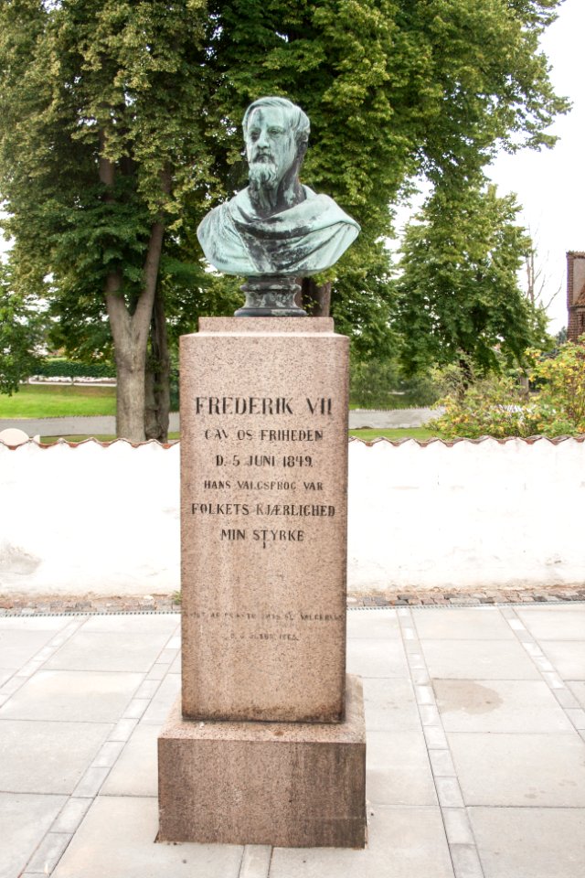 Vordingborg, bust of Frederik VII