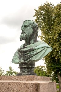 Vordingborg, bust of Frederik VII-2