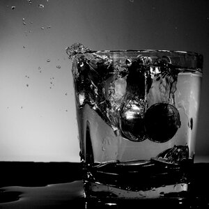 Luxury money whisky tumbler