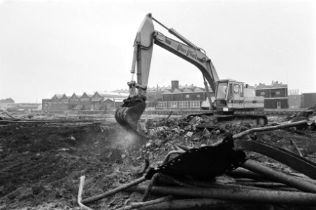 Voormalig terrein van ADM aan Meeuwenlaan in Amsterdam-Noord wordt bouwrijp gema, Bestanddeelnr 931-9813