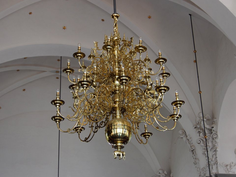 Vor Frelsers Kirke light Copenhagen pic1