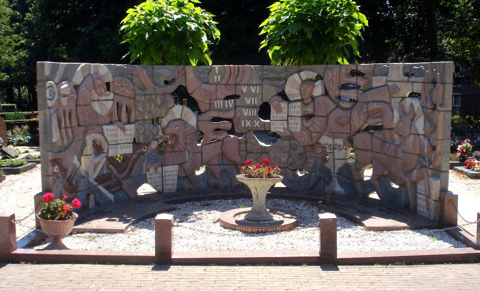 Voorhout kunstwerk bijbelwand