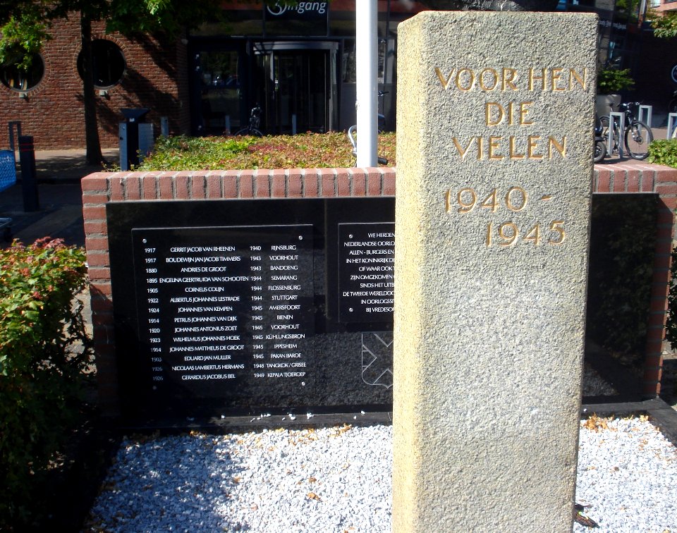 Voorhout monument bevrijdingsmonument2