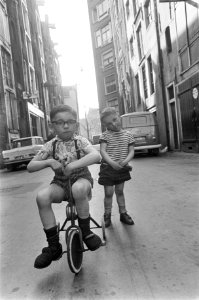 Voorjaar in de stad kinderen, Bestanddeelnr 922-2730