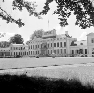 Voorgevel van het paleis, Bestanddeelnr 255-7915