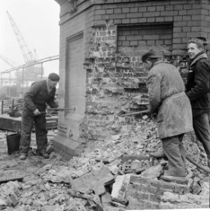 Voorspringen van schoorstenen bij Westergasfabriek, Bestanddeelnr 913-2874