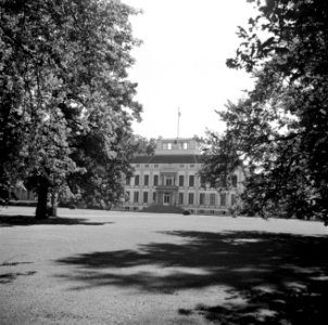 Voorgevel van het paleis, Bestanddeelnr 255-7904