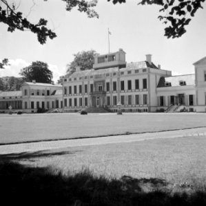 Voorgevel van het paleis, Bestanddeelnr 255-7905