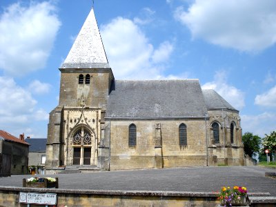 Voncq (Ardennes, Fr.) church sideview