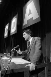 Voortzetting CDA-partijraad in Amsterdam m.n. over Kernwapens, Lubbers tijdens z, Bestanddeelnr 931-3205