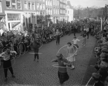 Voorwedstrijden om het hoela hoepelkampioenschappen van Amsterdam in de Westerst, Bestanddeelnr 909-9464
