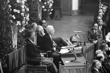 Voorzitter van de Eerste Kamer J.P. Mazure aan het woord, Bestanddeelnr 919-6957
