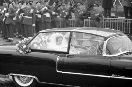 Vorstelijk huwelijk te Brussel, rijtoer na het huwelijk, Bestanddeelnr 911-8789