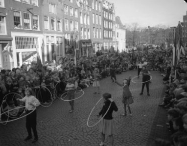 Voorwedstrijden om het hoela hoepelkampioenschappen van Amsterdam in de Westerst, Bestanddeelnr 909-9468