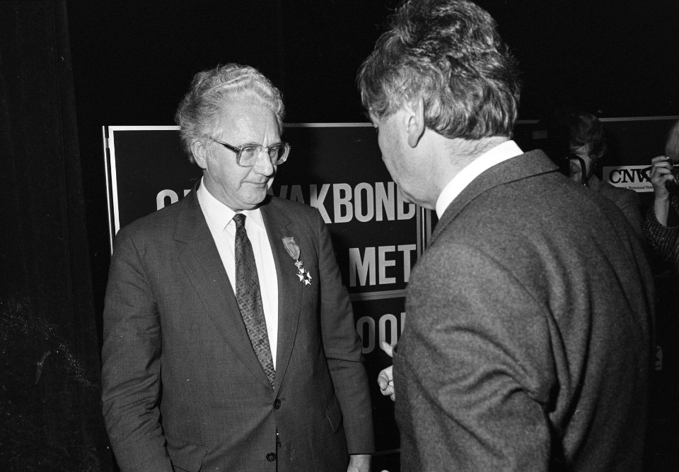 Voorzitter Harm van der Meulen neemt afscheid van CNV Van der Meulen, Bestanddeelnr 933-7727