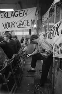 Voorzitter van teruggetreden actiecomité Cor Ronner heeft zijn plaats verlaten, Bestanddeelnr 933-6019