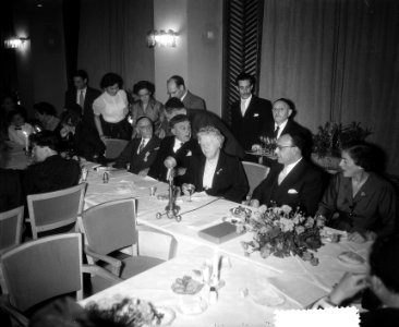 Voorzitter Portugees-Israëlitische Gemeente 70 jaar, Dr. Perciar Ridder van Oran, Bestanddeelnr 907-3558