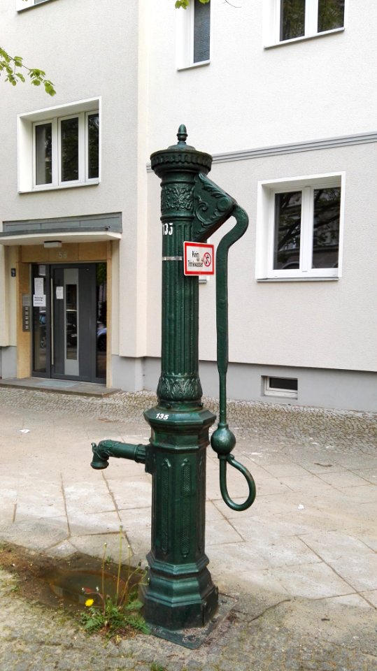 Wasserpumpe badensche str58 Berlin - 3