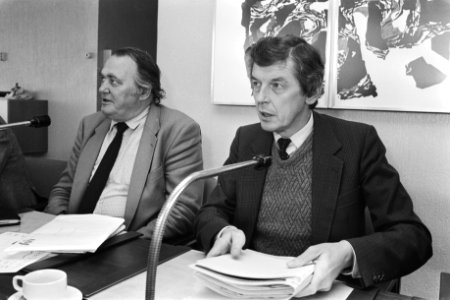 Voorzitter Wim Kok (r) en vicevoorzitter Herman Bode, Bestanddeelnr 932-7343