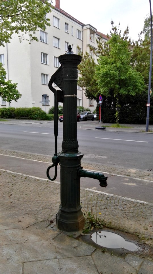 Wasserpumpe badensche str58 Berlin - 1