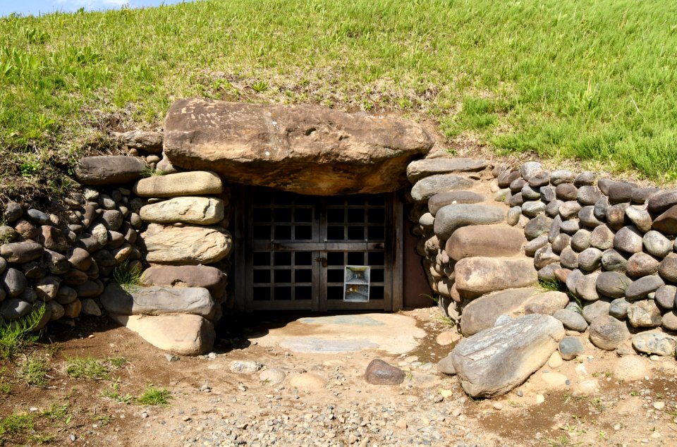 Watanuki Kannon-yama Kofun, entrance